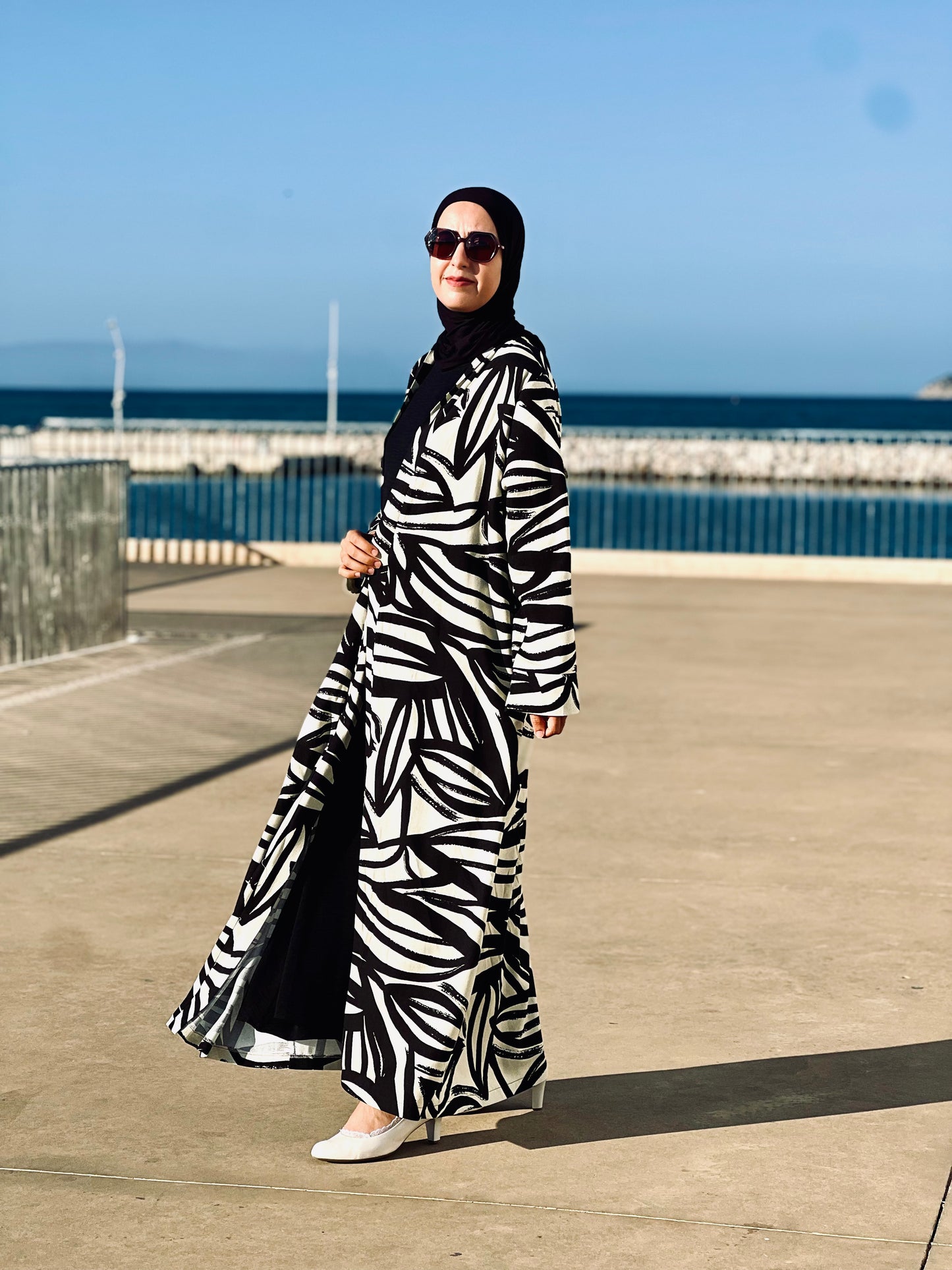 Abaya Nasim  نسيم – Légèreté. Grâce. Liberté (+ Sous Abaya )