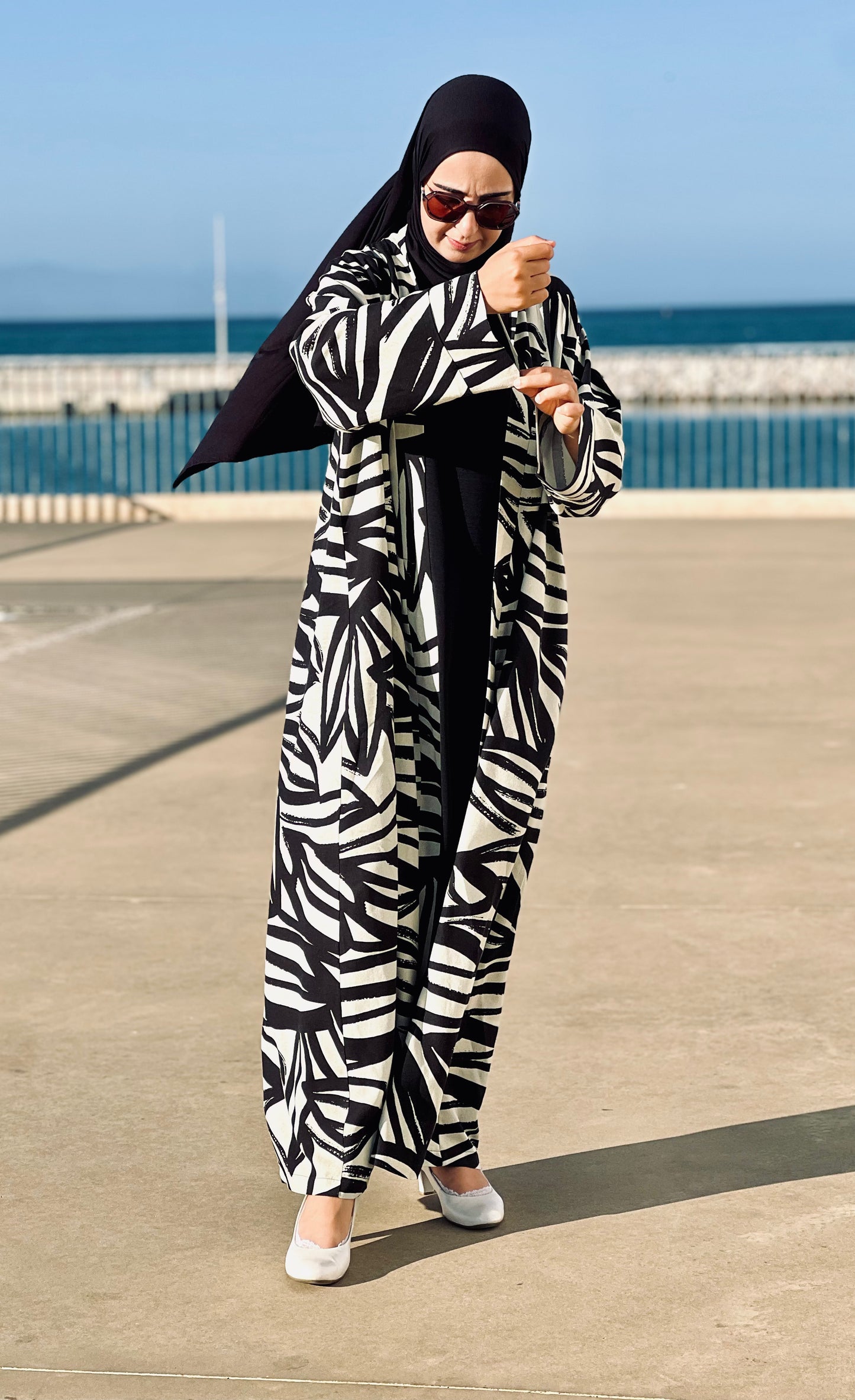 Abaya Nasim  نسيم – Légèreté. Grâce. Liberté (+ Sous Abaya )