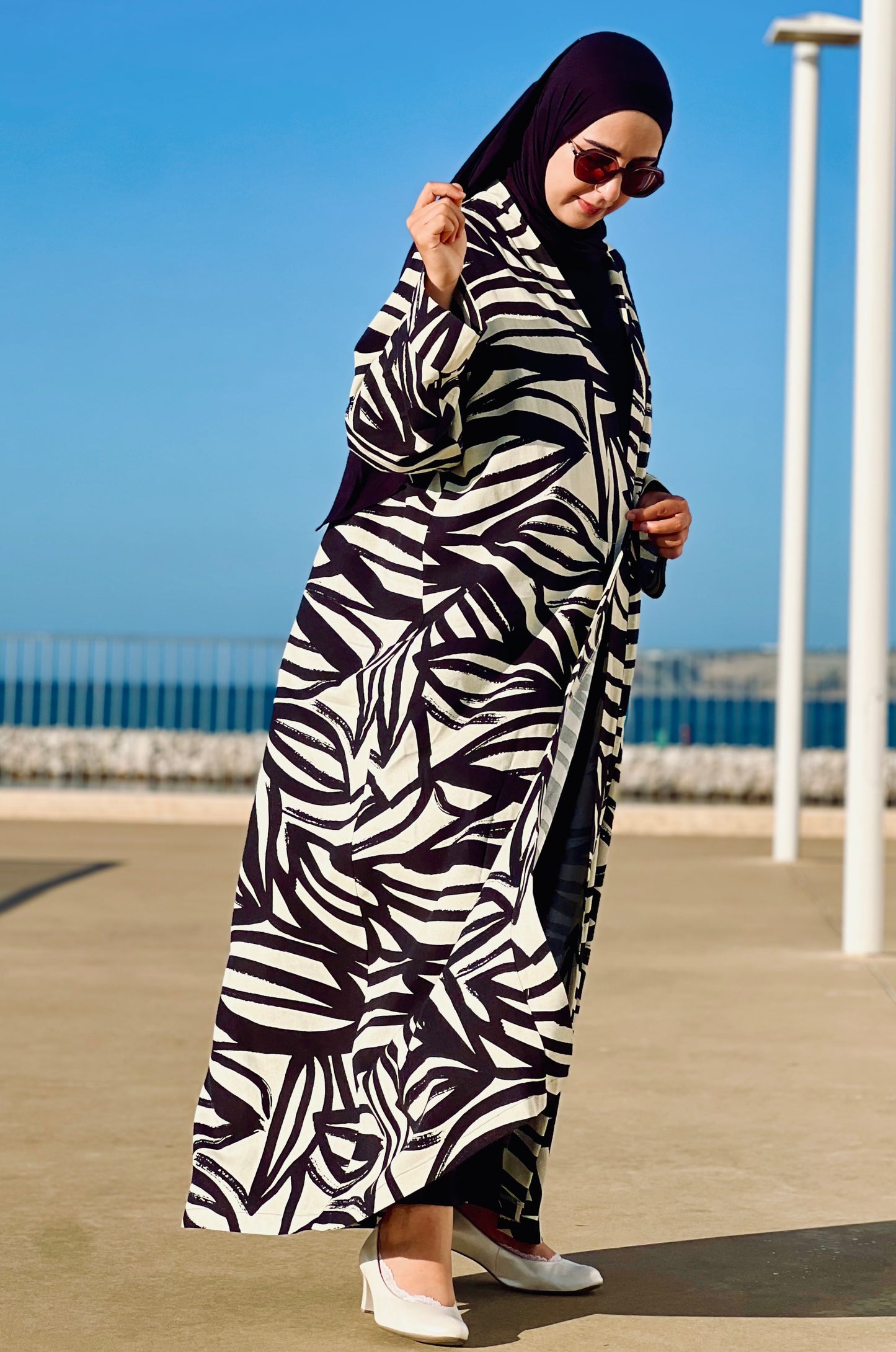 Abaya Nasim  نسيم – Légèreté. Grâce. Liberté (+ Sous Abaya )