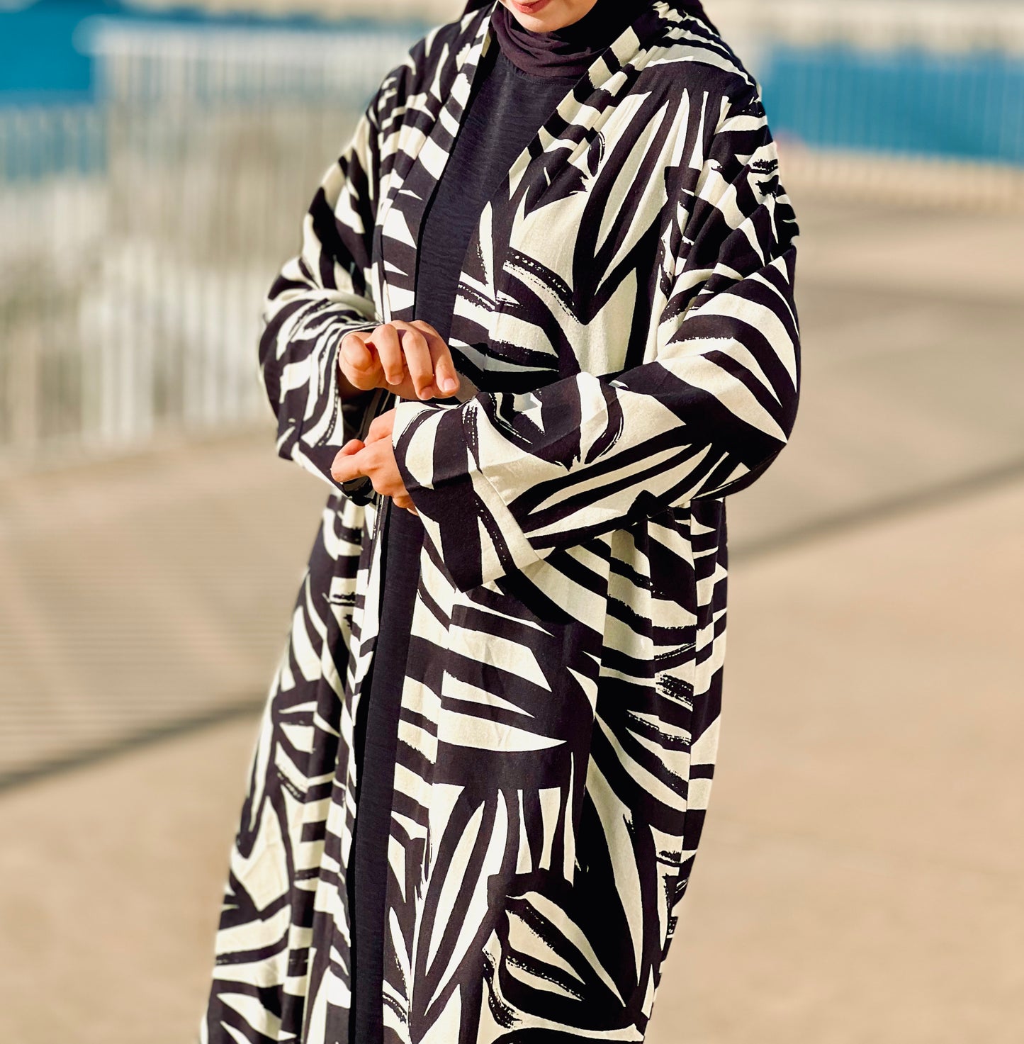 Abaya Nasim  نسيم – Légèreté. Grâce. Liberté (+ Sous Abaya )