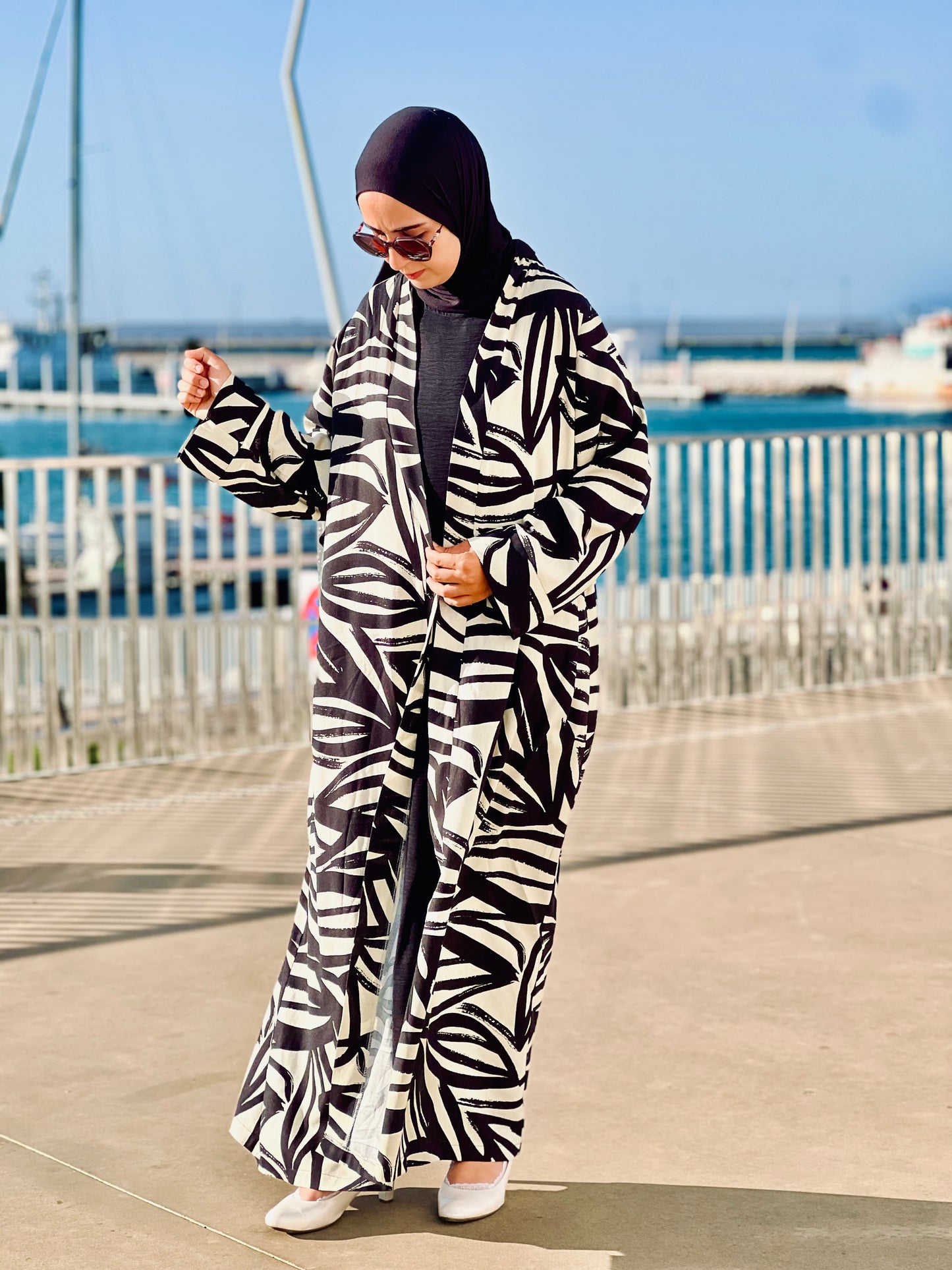 Abaya Nasim  نسيم – Légèreté. Grâce. Liberté (+ Sous Abaya )