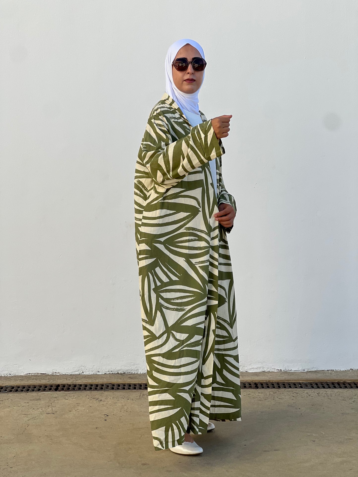 Abaya Nasim  نسيم – Légèreté. Grâce. Liberté (+ Sous Abaya )