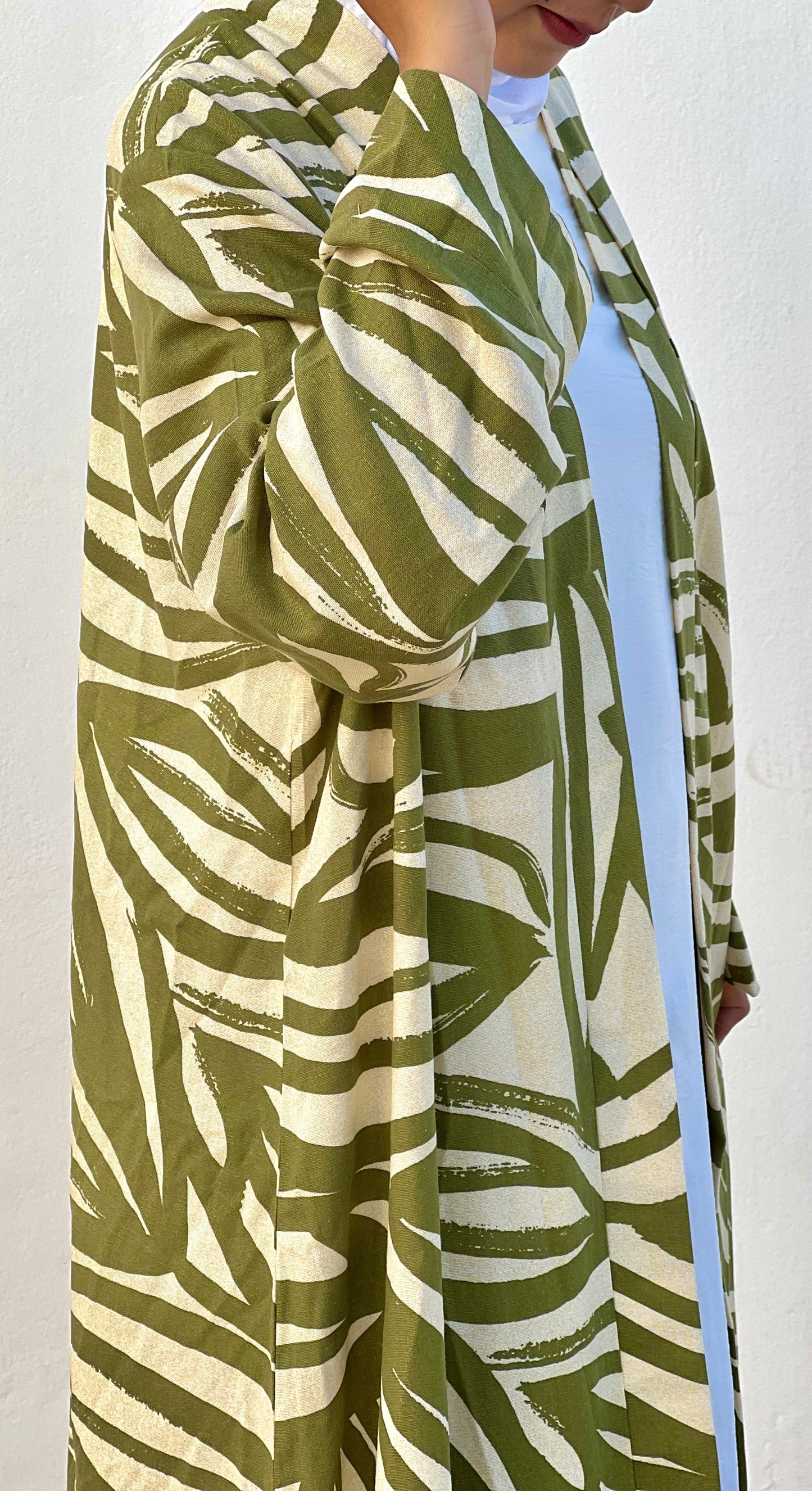 Abaya Nasim  نسيم – Légèreté. Grâce. Liberté (+ Sous Abaya )