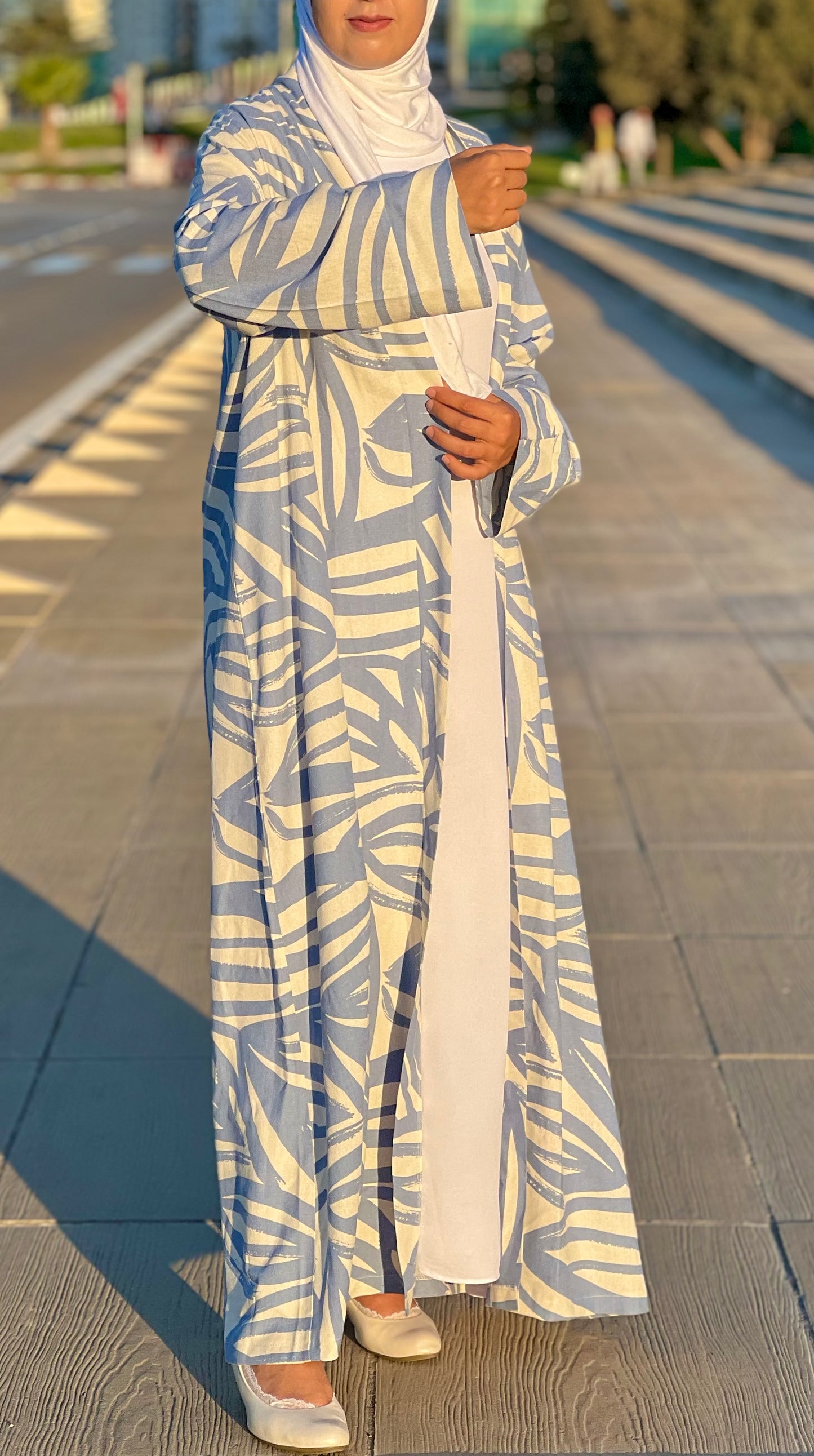 Abaya Nasim  نسيم – Légèreté. Grâce. Liberté (+ Sous Abaya )