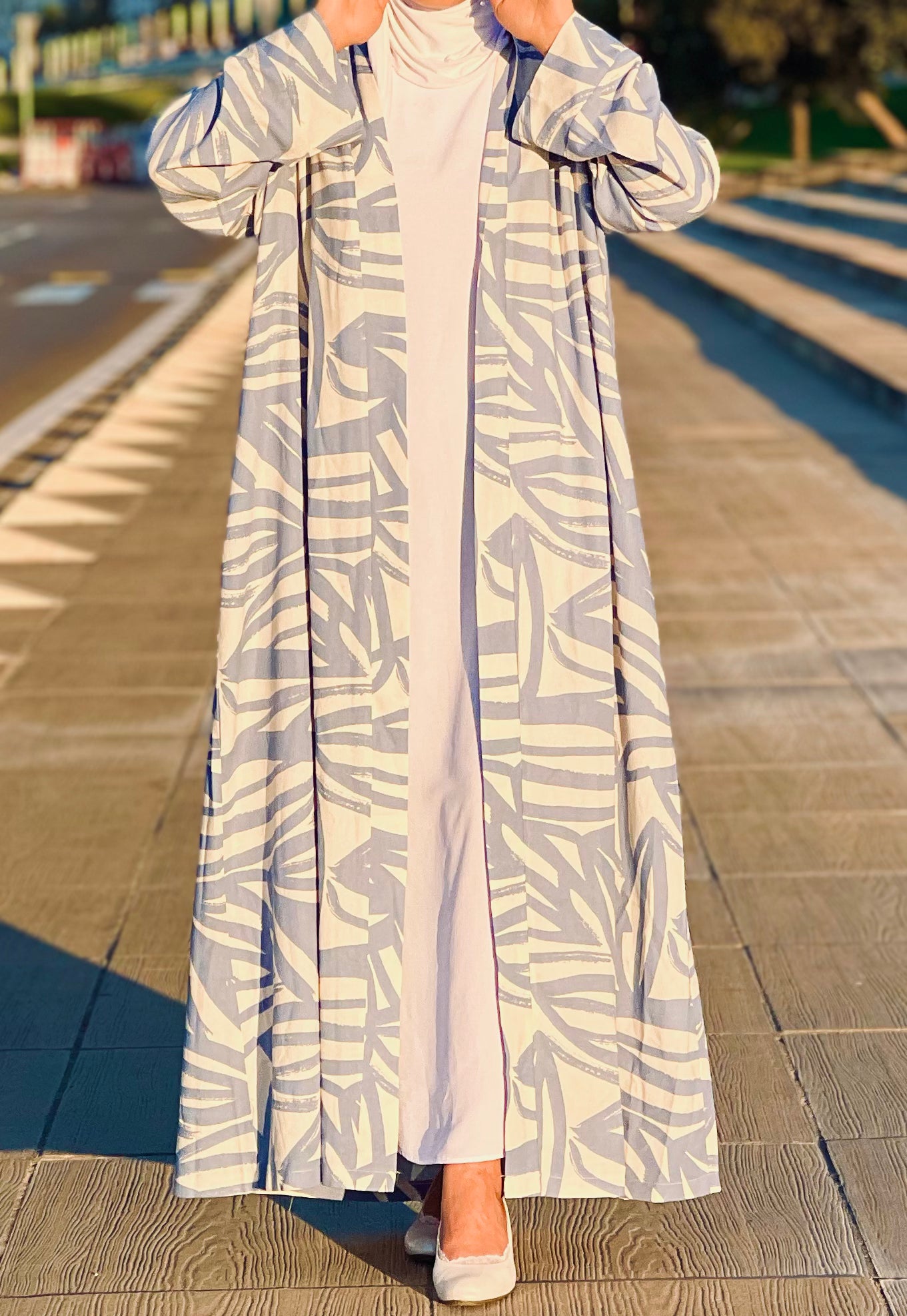 Abaya Nasim  نسيم – Légèreté. Grâce. Liberté (+ Sous Abaya )