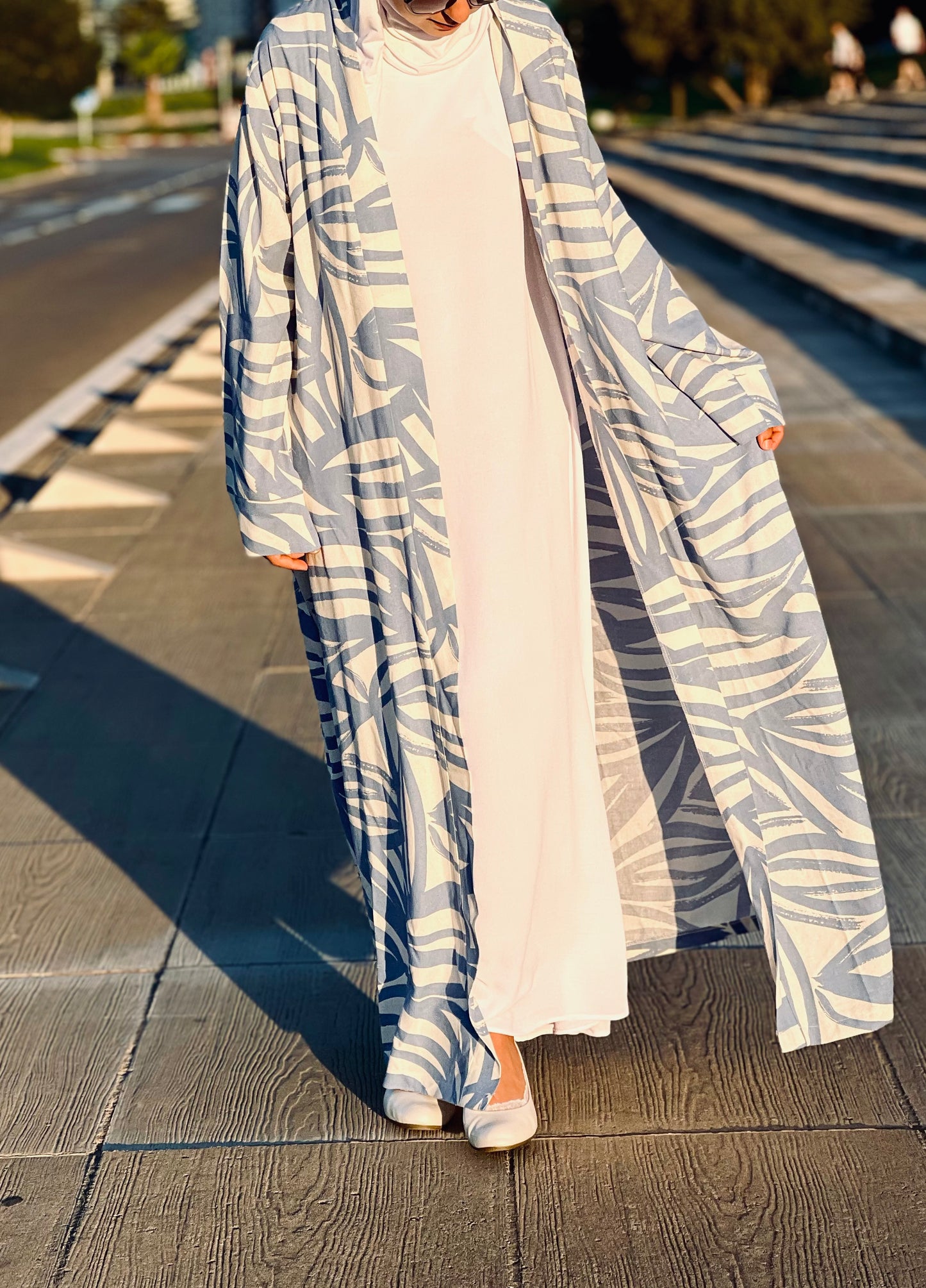 Abaya Nasim  نسيم – Légèreté. Grâce. Liberté (+ Sous Abaya )