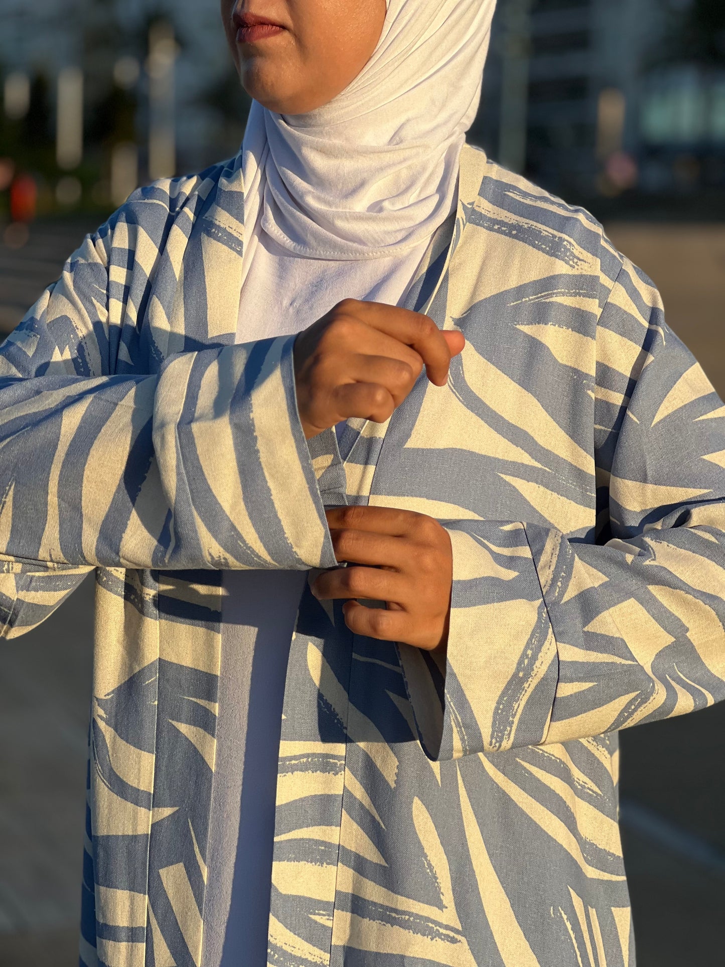 Abaya Nasim  نسيم – Légèreté. Grâce. Liberté (+ Sous Abaya )