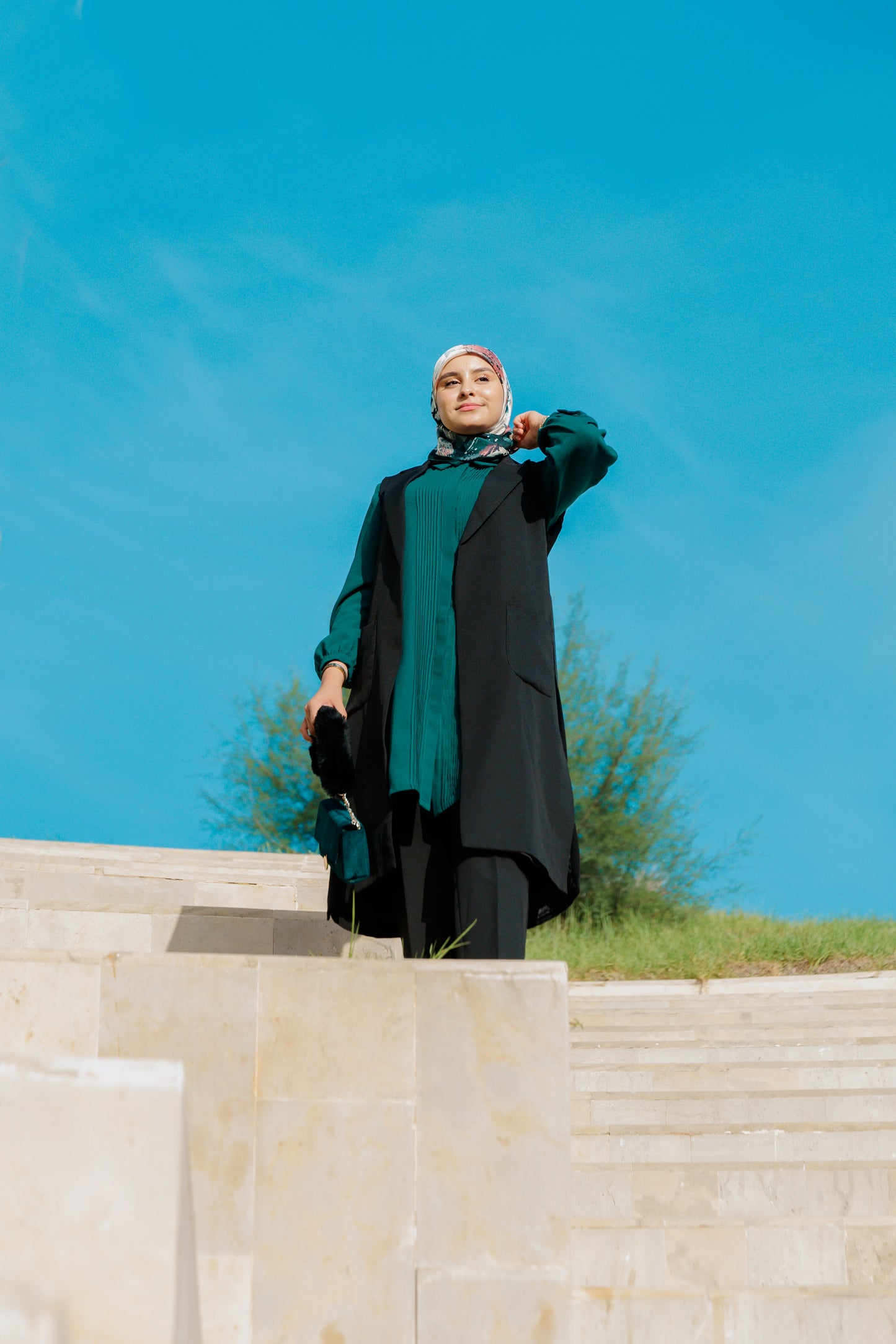 Ensemble :Gilet long & Pantalon noir + avec Chemise