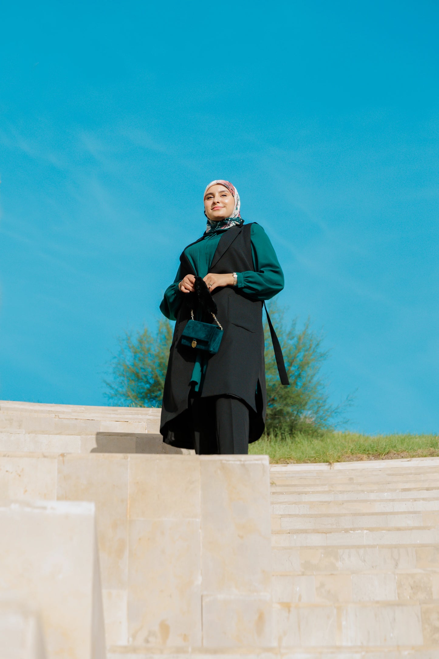 Ensemble :Gilet long & Pantalon noir + avec Chemise